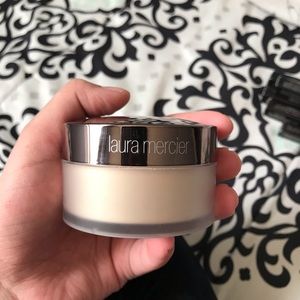 Laura Mercier translucent loose setting powder